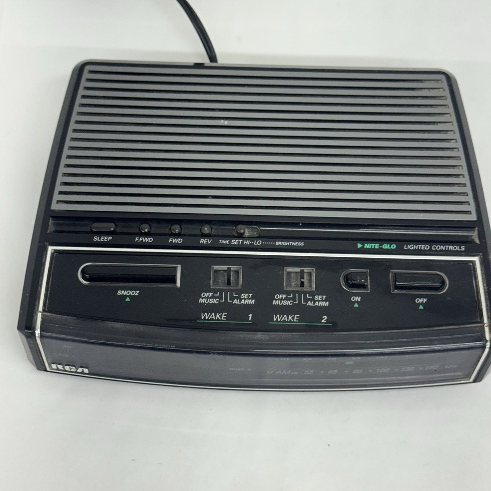 RCA AM/FM Radio Dual Alarm Clock RP-3651B Nite-Glo LED Display VINTAGE GREEN LED
